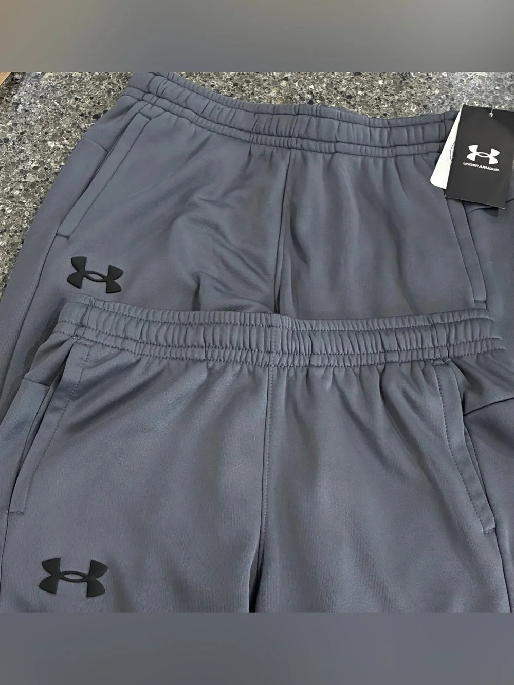 Boys UNDER ARMOUR/NIKE/ADIDAS Sweatpants..Sweatshirt & Shirt Lot, sz Large…1 NWT
